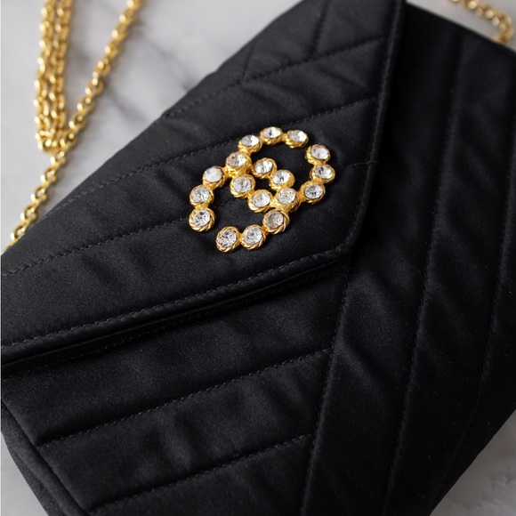 Chanel Vintage 1992 Black Gold Crystal Embellished CC Satin Diagonal Evening Bag - Picture 3 of 13